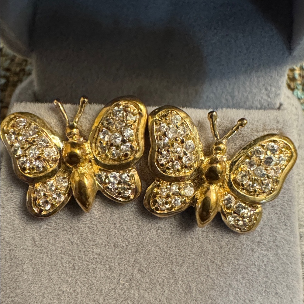 3089 Swarovski Crystal Elements Post Earrings - image 1